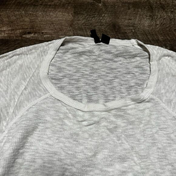 Leaf of Center White Sweater Size Small - Picture 2 of 8